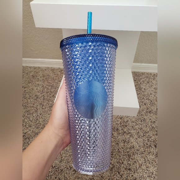 Starbucks Tumbler NWT Korea Blue Ombre Rare 24 oz